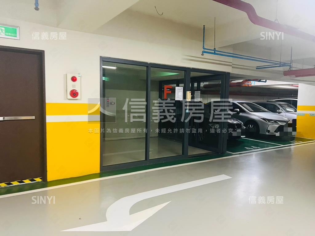文心漂亮平面大車位房屋室內格局與周邊環境