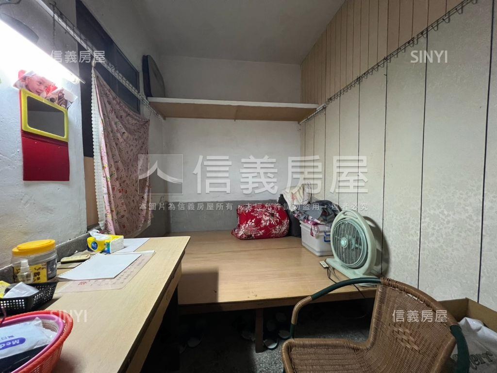 板橋面寬金店面房屋室內格局與周邊環境