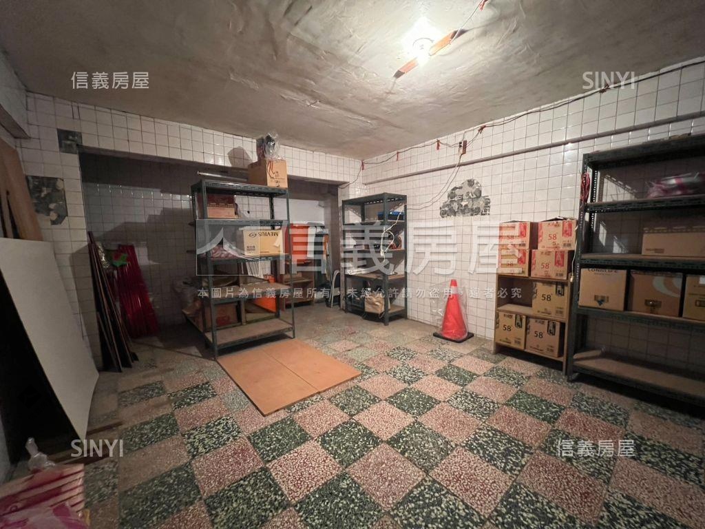 板橋面寬金店面房屋室內格局與周邊環境