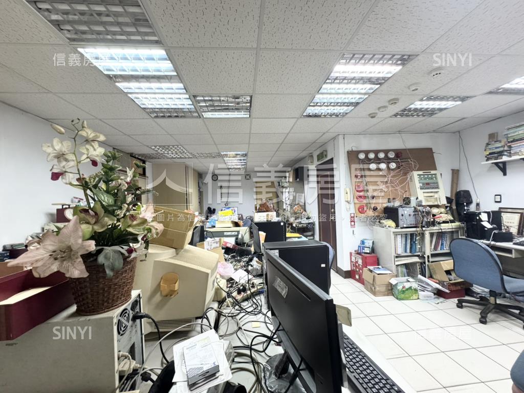 住辦商黃金三樓房屋室內格局與周邊環境