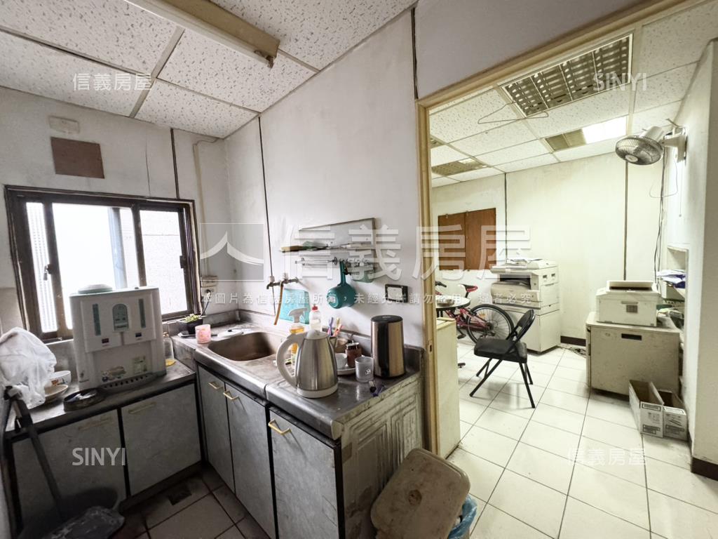 住辦商黃金三樓房屋室內格局與周邊環境