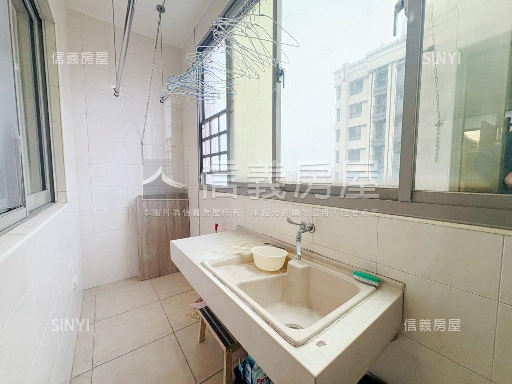 高樓景觀高峰會三房車位房屋室內格局與周邊環境