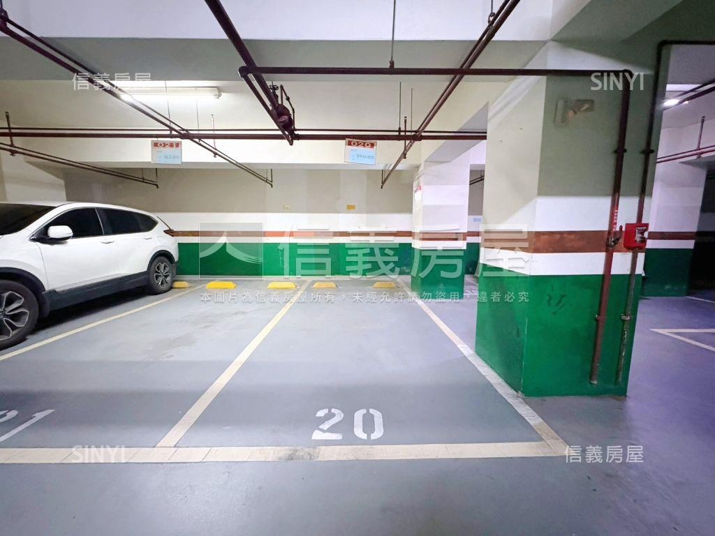 高樓景觀高峰會三房車位房屋室內格局與周邊環境