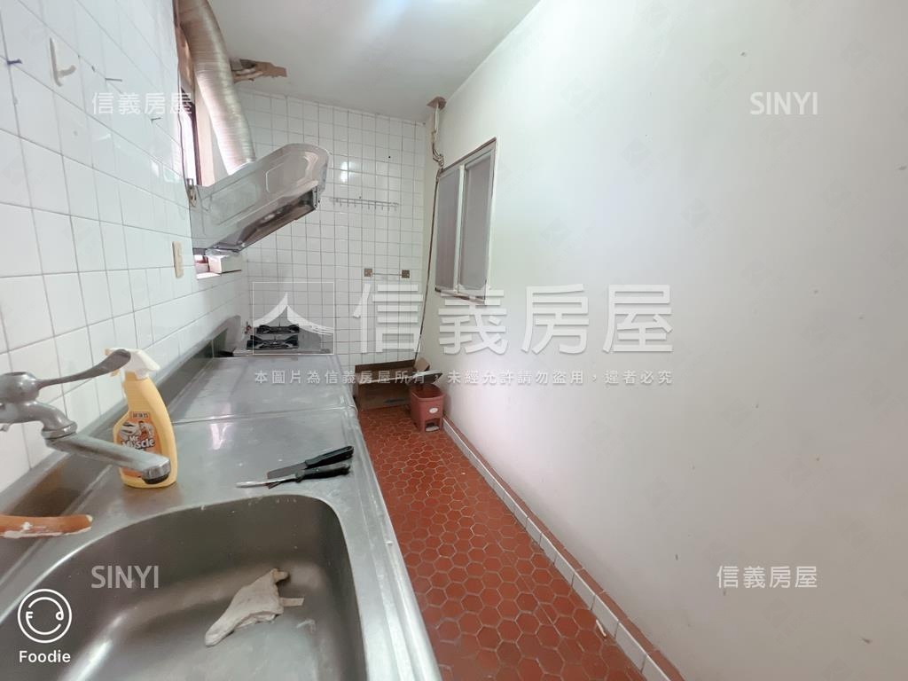 近板橋站三樓公寓房屋室內格局與周邊環境