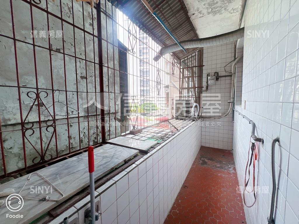 近板橋站三樓公寓房屋室內格局與周邊環境