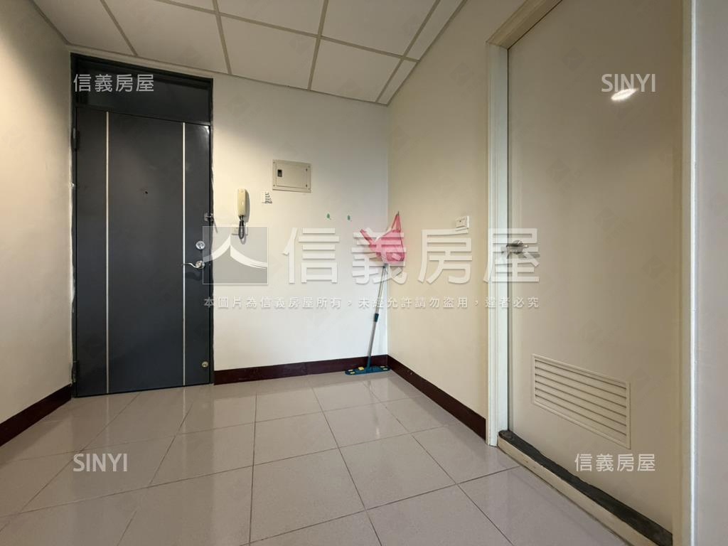 近商圈邊間大地坪透套房屋室內格局與周邊環境