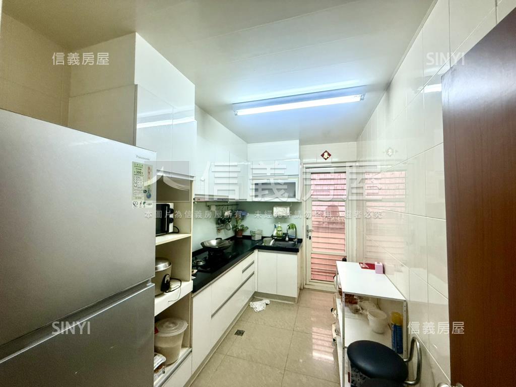 方正邊間精緻四房雅寓房屋室內格局與周邊環境