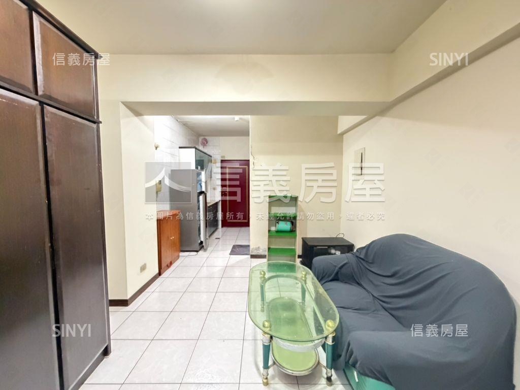 板橋車站電梯大套房房屋室內格局與周邊環境