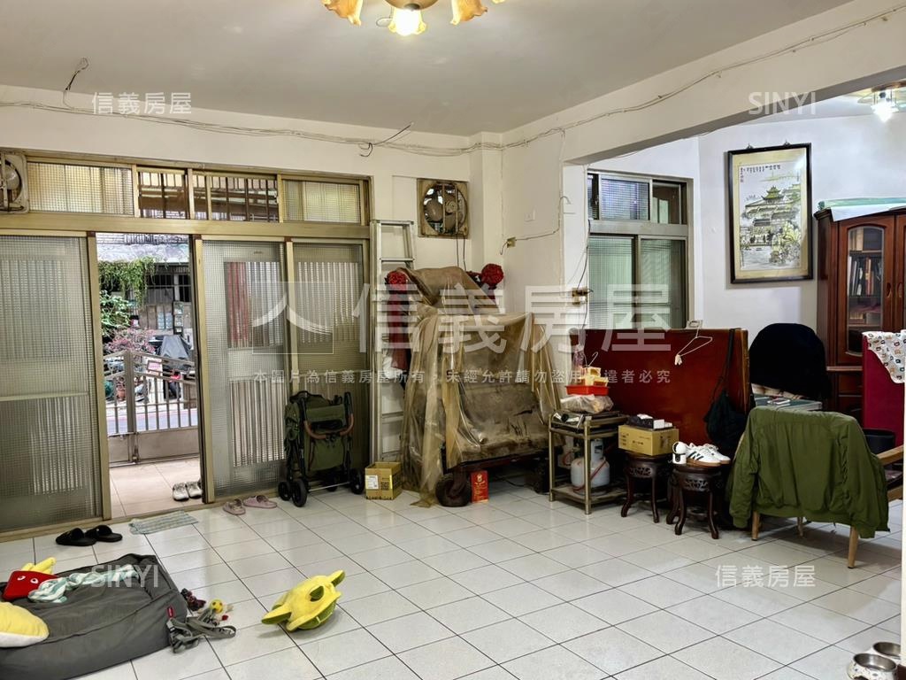 茄興街邊間一樓房屋室內格局與周邊環境