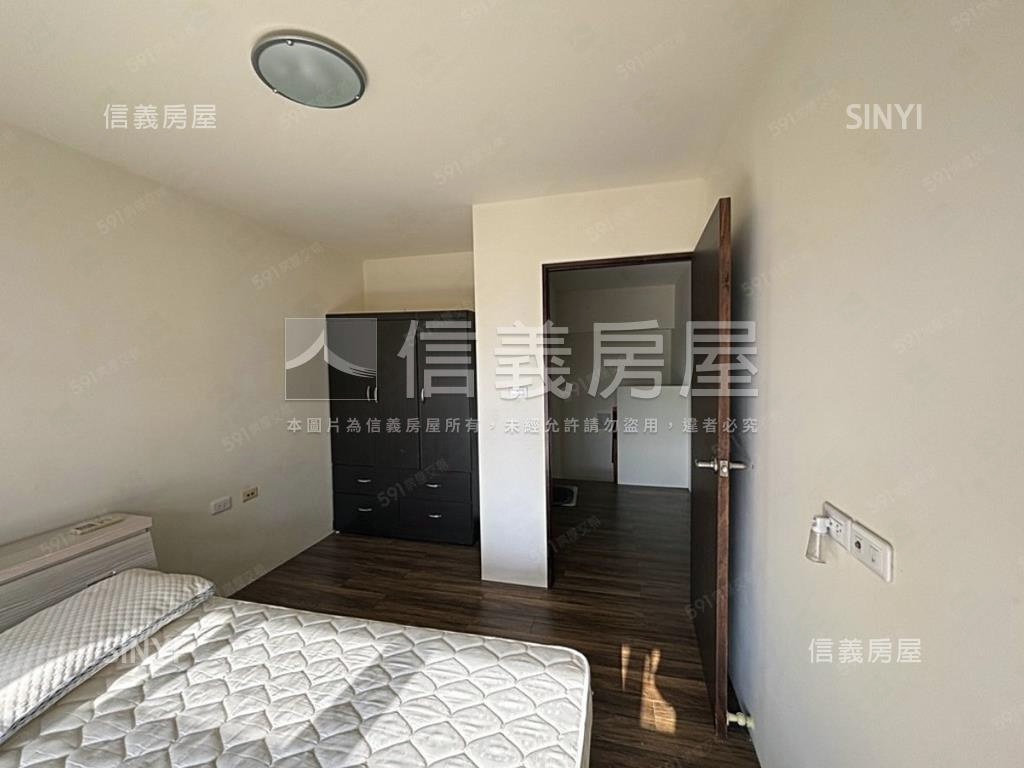 公園對面的瑪奇朵附車位房屋室內格局與周邊環境