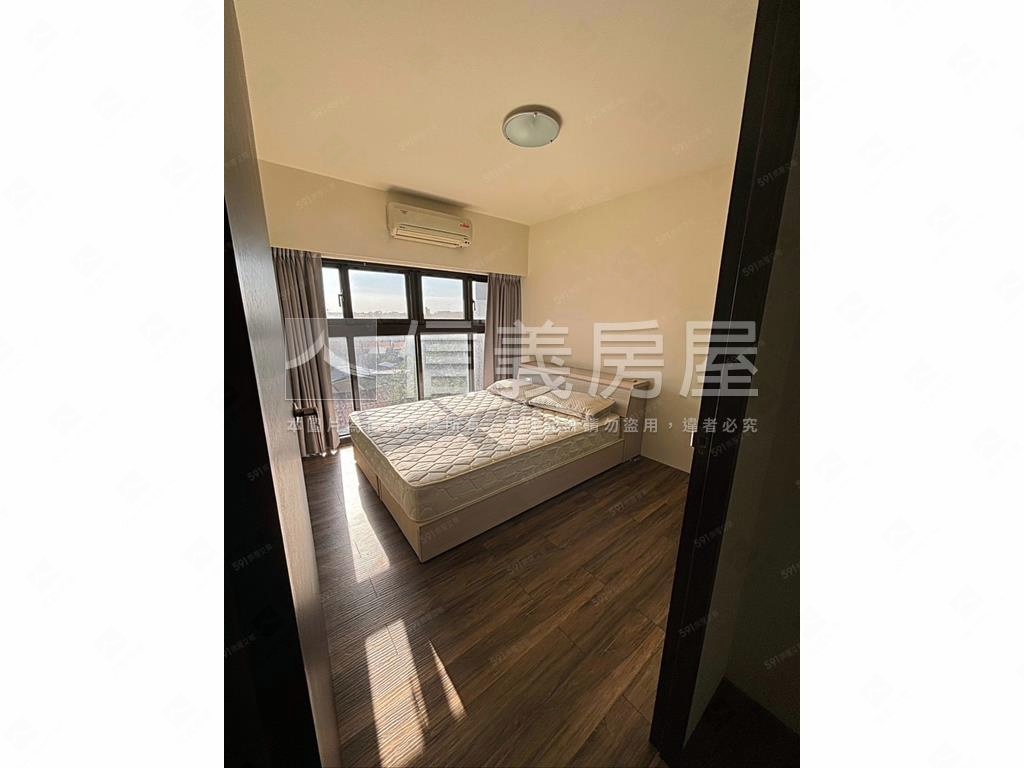 公園對面的瑪奇朵附車位房屋室內格局與周邊環境