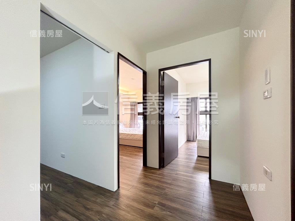 公園對面的瑪奇朵附車位房屋室內格局與周邊環境