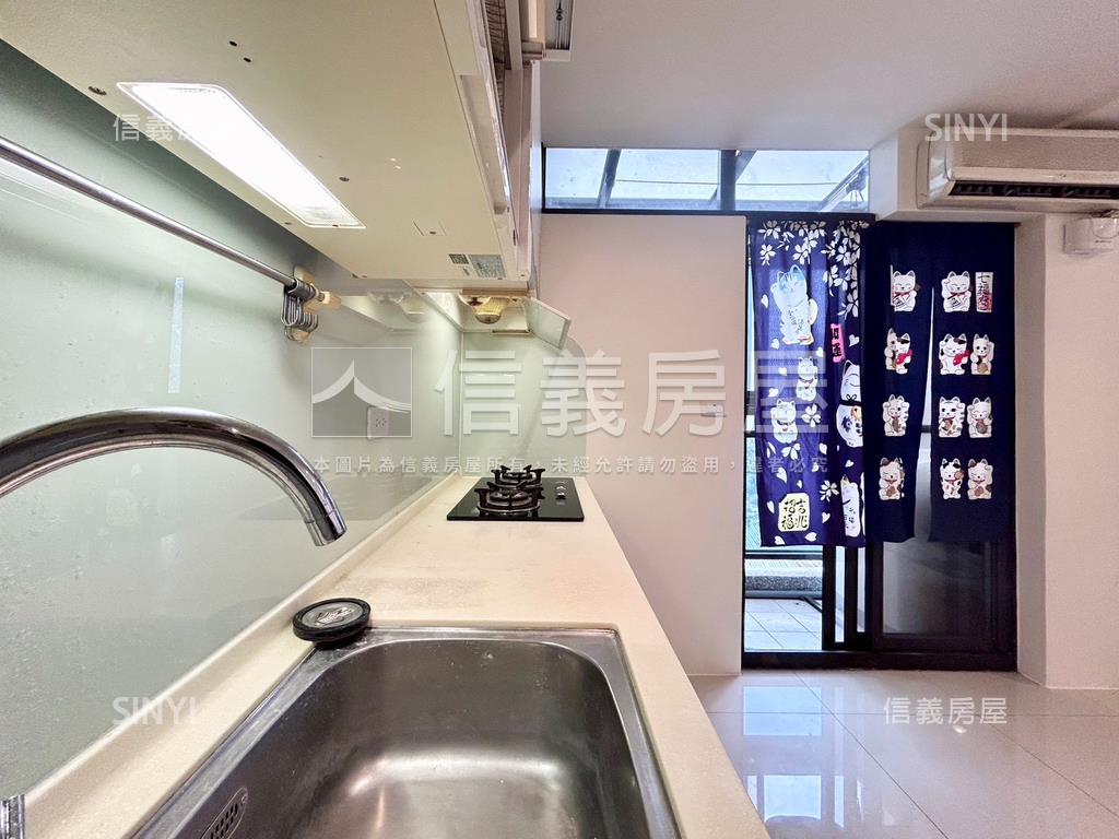 公園對面的瑪奇朵附車位房屋室內格局與周邊環境