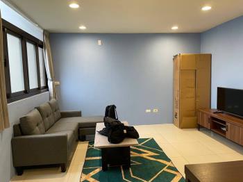 公園對面的瑪奇朵附車位