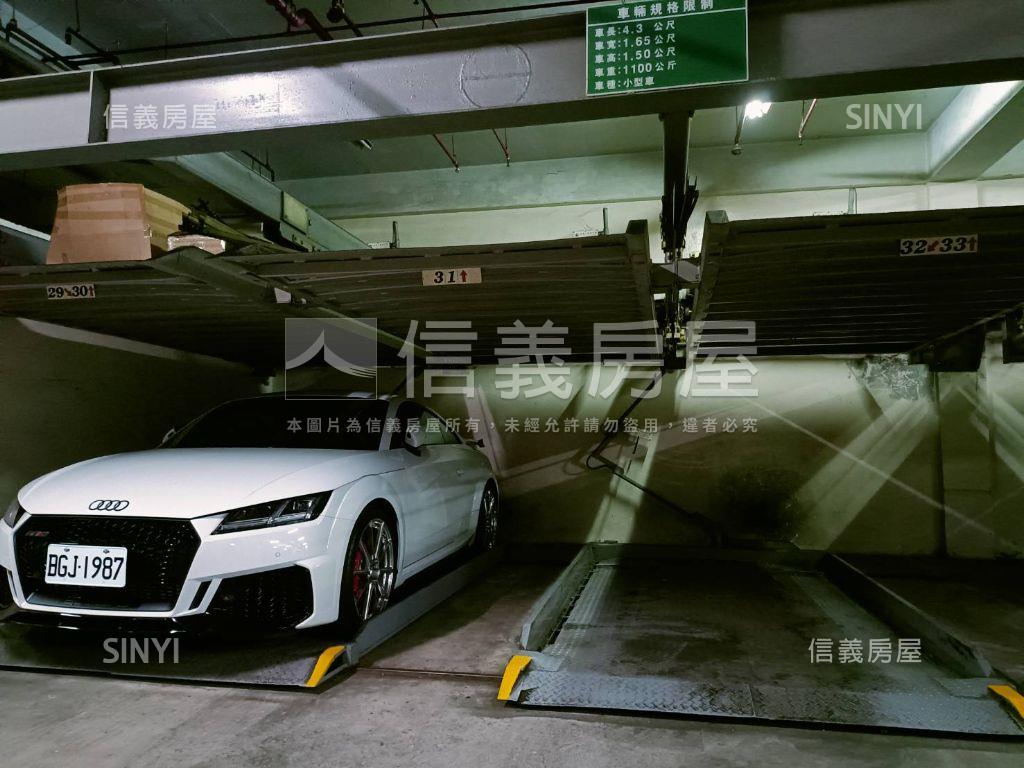 捷運忠孝敦化站１１個車位房屋室內格局與周邊環境