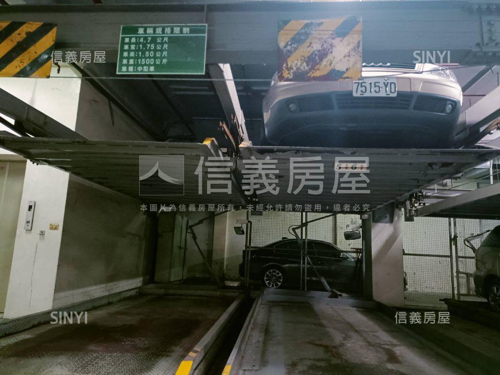 捷運忠孝敦化站１１個車位房屋室內格局與周邊環境