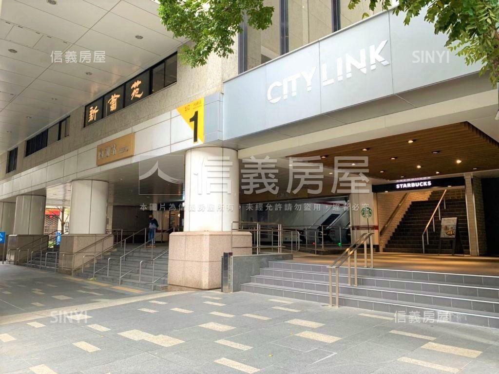 捷運巨星黃金面寬店面出售房屋室內格局與周邊環境