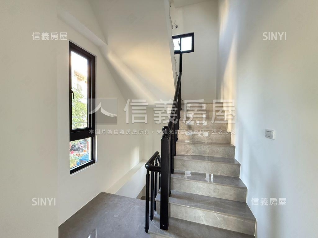 西港檨子林新屋齡｜邊間戶房屋室內格局與周邊環境