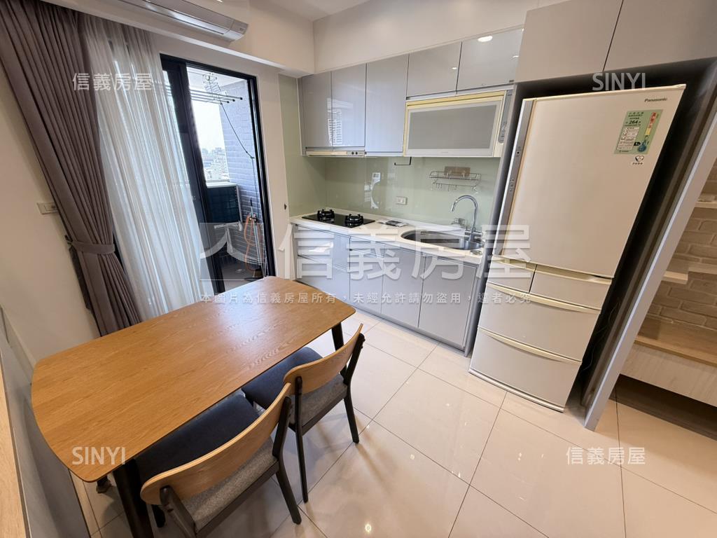 中西區次頂樓２房有平車房屋室內格局與周邊環境