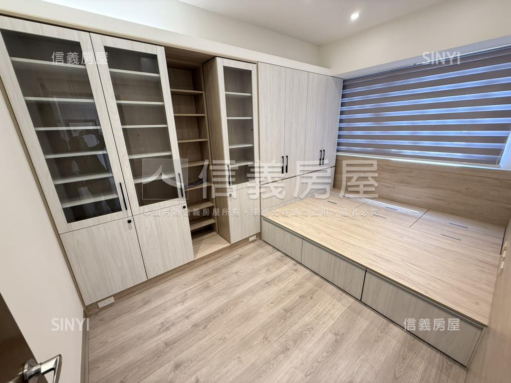 中西區次頂樓２房有平車房屋室內格局與周邊環境