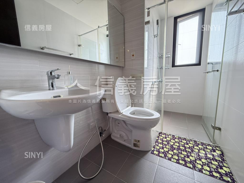 中西區次頂樓２房有平車房屋室內格局與周邊環境