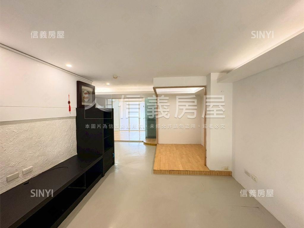 面１０１電梯管理兩房兩衛房屋室內格局與周邊環境