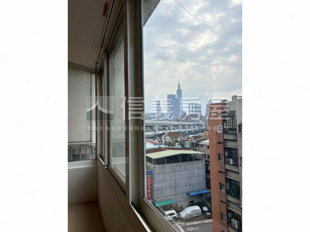 面１０１電梯管理兩房兩衛房屋室內格局與周邊環境