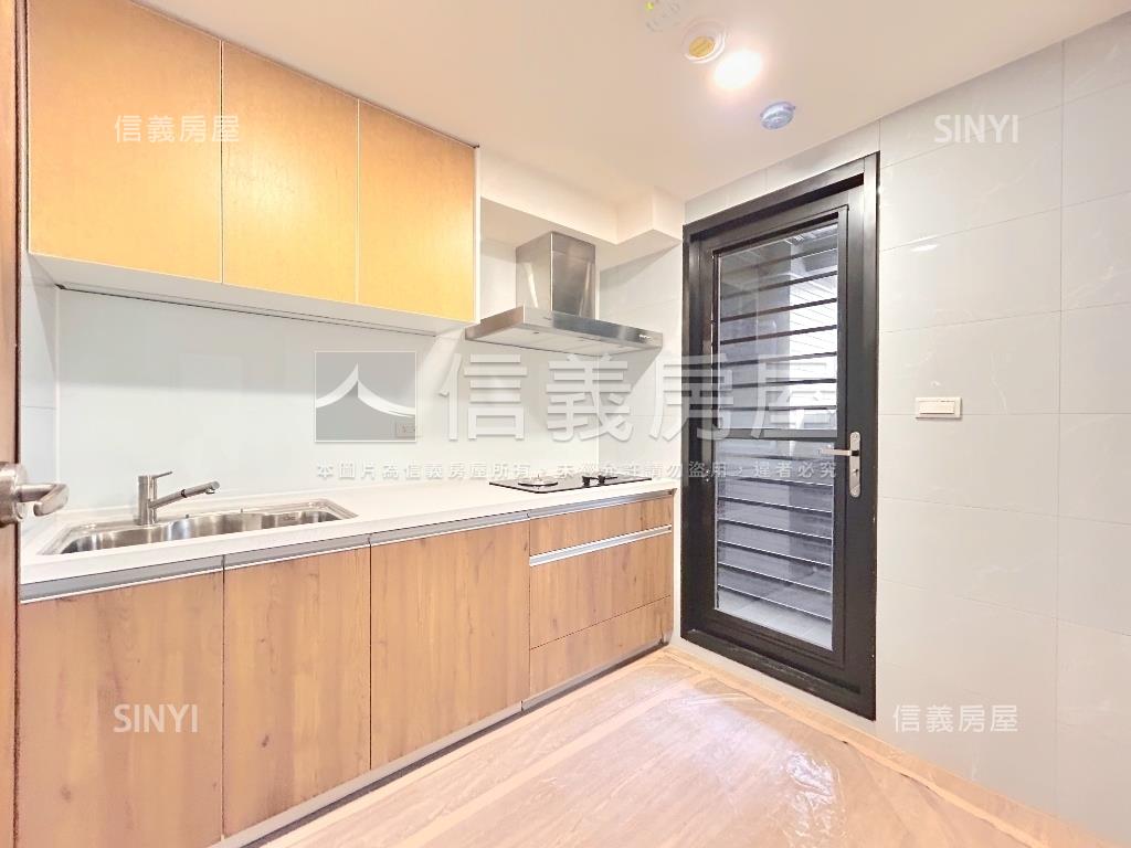 忠孝苑夕陽景觀正２房２衛房屋室內格局與周邊環境