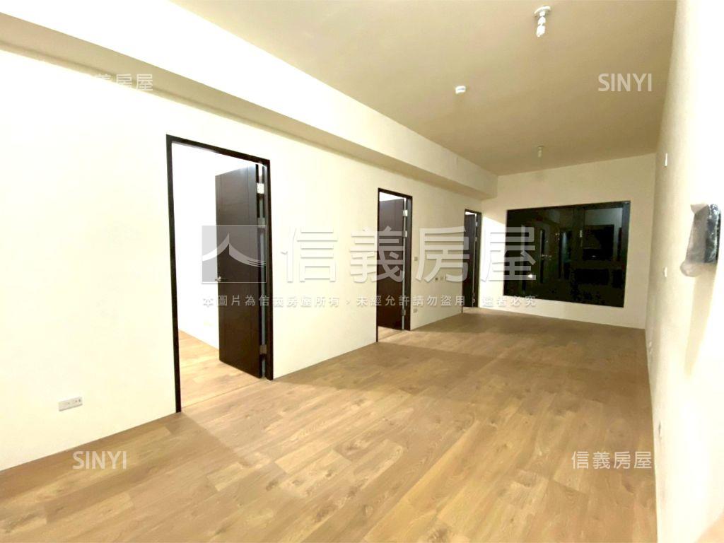 ★專任御中央３極品美三房房屋室內格局與周邊環境