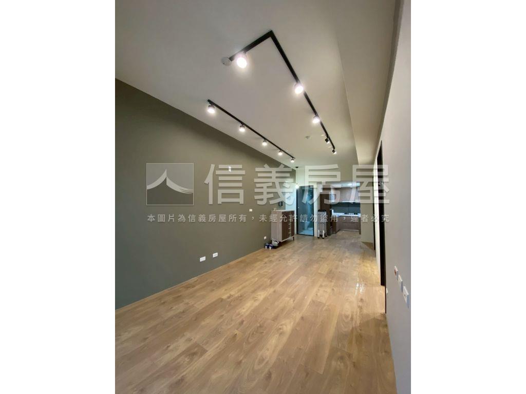 ★專任御中央３極品美三房房屋室內格局與周邊環境