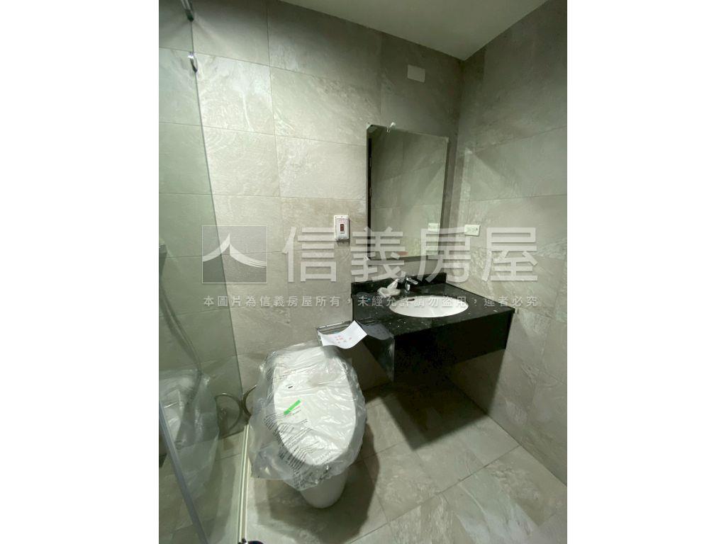 ★專任御中央３極品美三房房屋室內格局與周邊環境