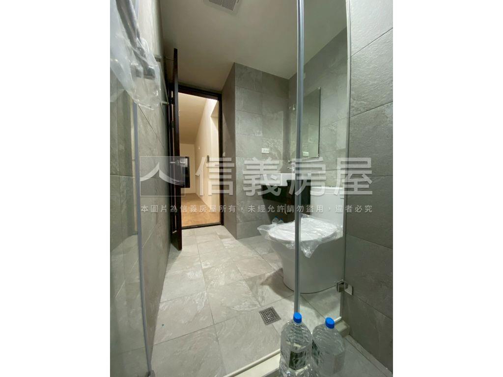 ★專任御中央３極品美三房房屋室內格局與周邊環境