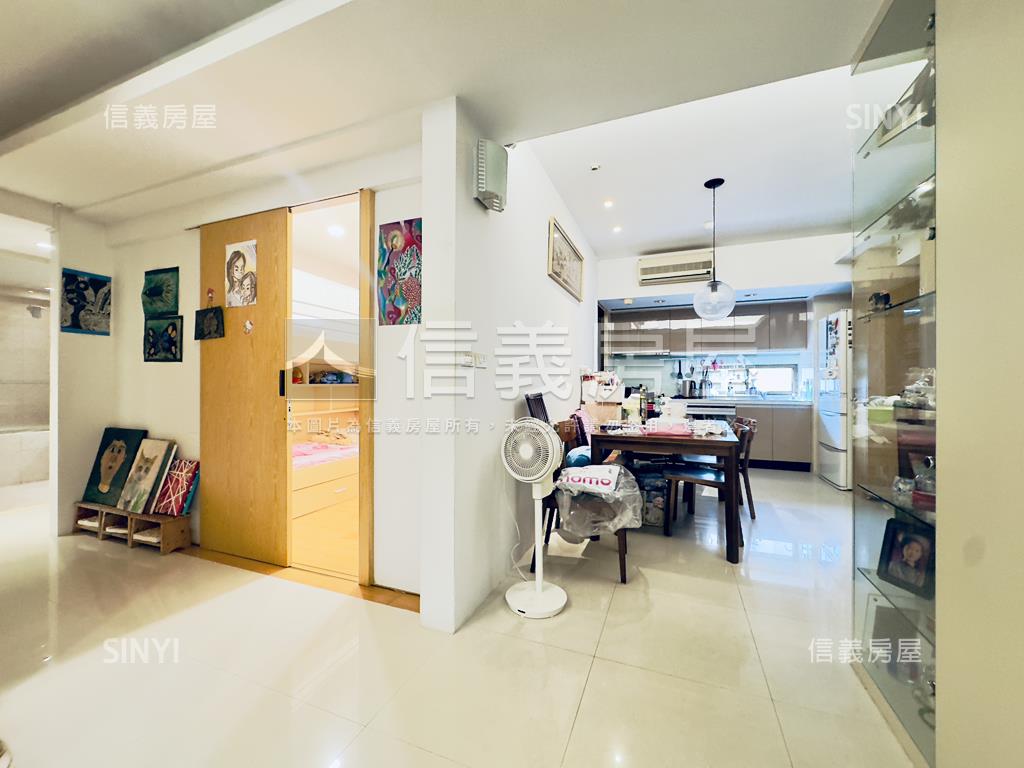 仁愛真善美典雅四房車位房屋室內格局與周邊環境