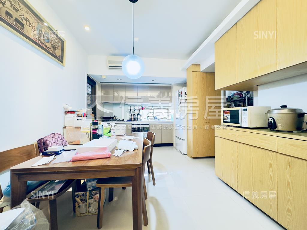 仁愛真善美典雅四房車位房屋室內格局與周邊環境