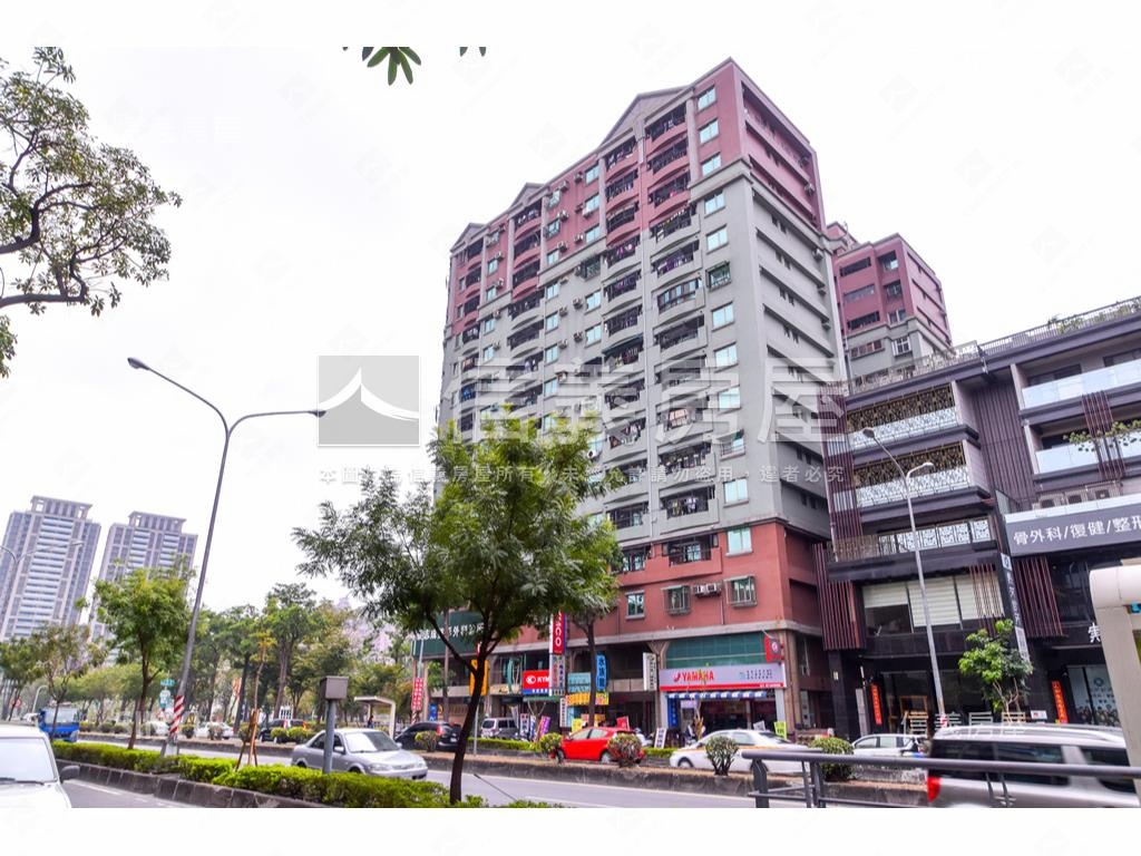 河堤當代國寶三房美宅房屋室內格局與周邊環境
