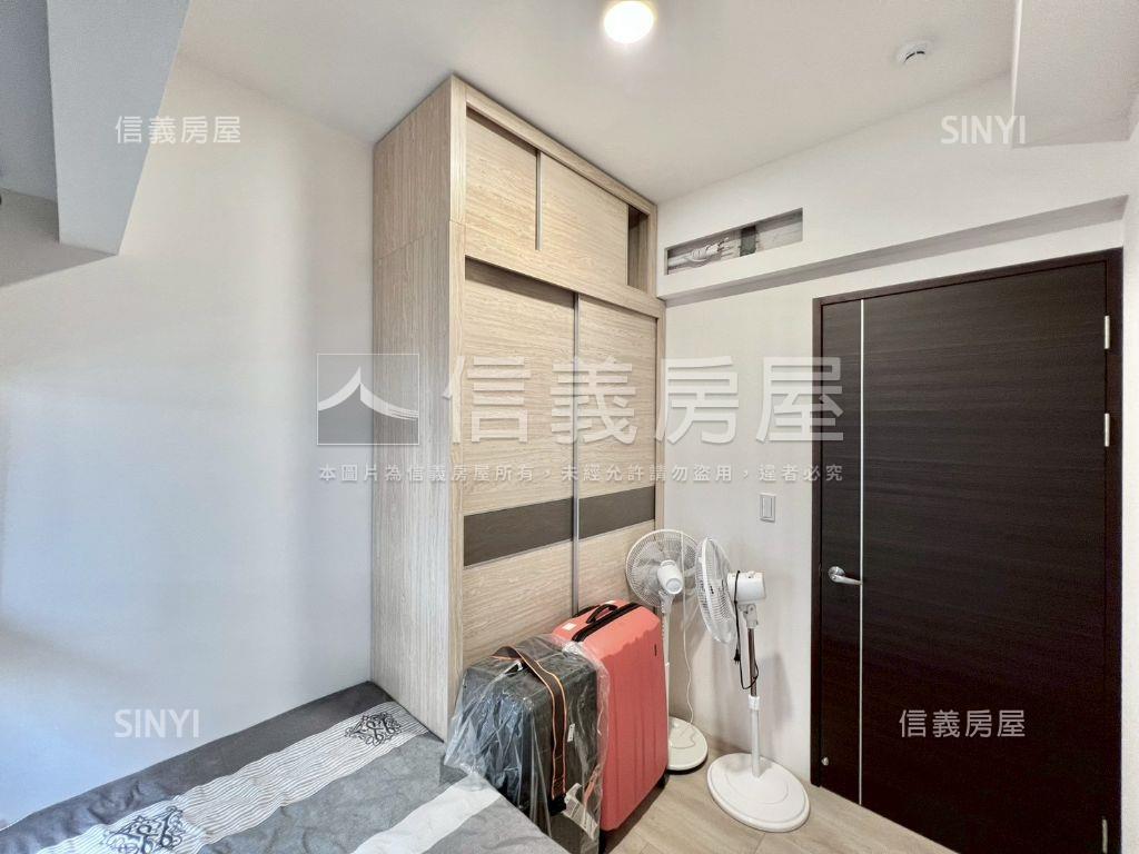 德鑫鑫時代２房雙車位房屋室內格局與周邊環境