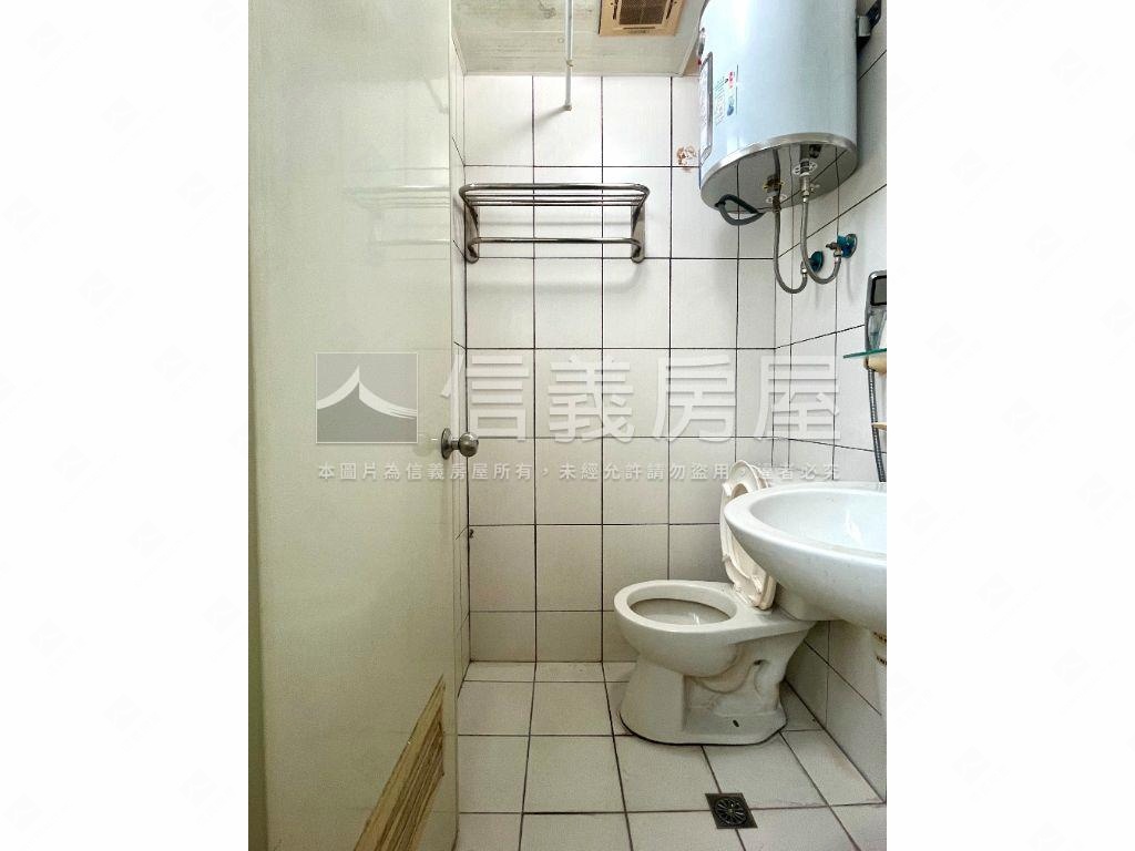 淡大財庫三套房收租宅房屋室內格局與周邊環境