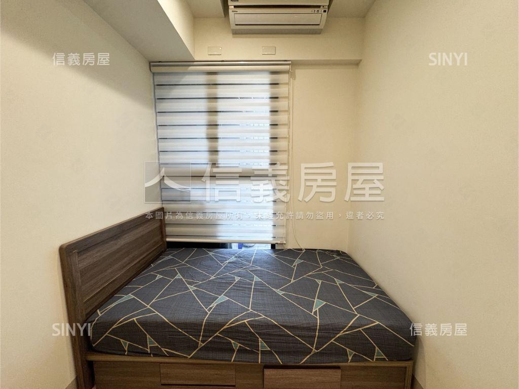 高雄站前高樓採光兩房房屋室內格局與周邊環境