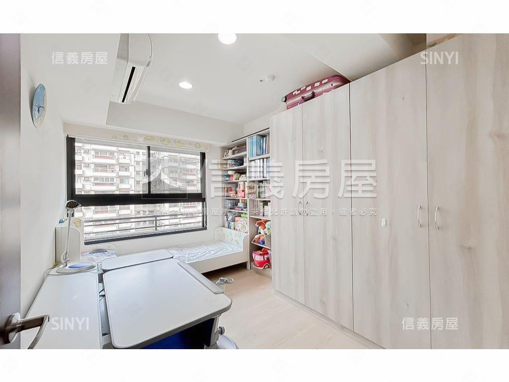 推！雲世紀Ｃ區三房平車位房屋室內格局與周邊環境