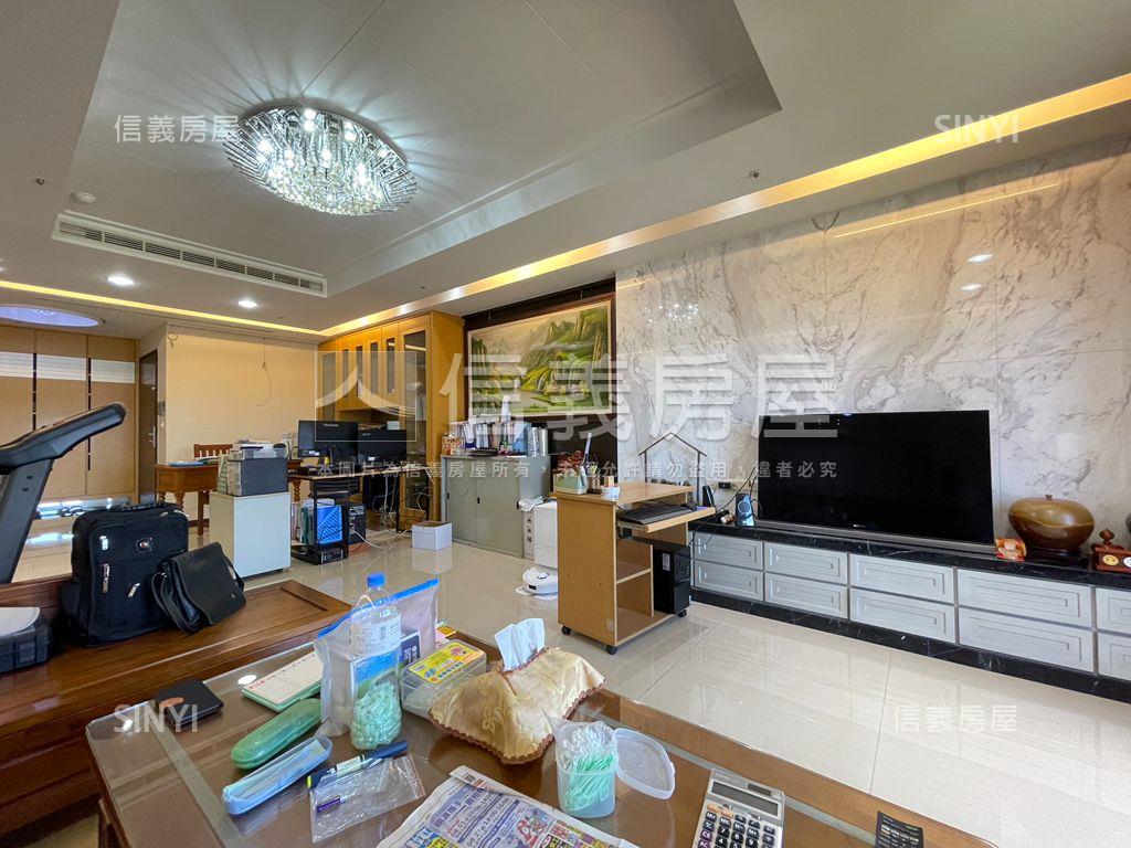 藝文首璽景觀宅雙平面車位房屋室內格局與周邊環境