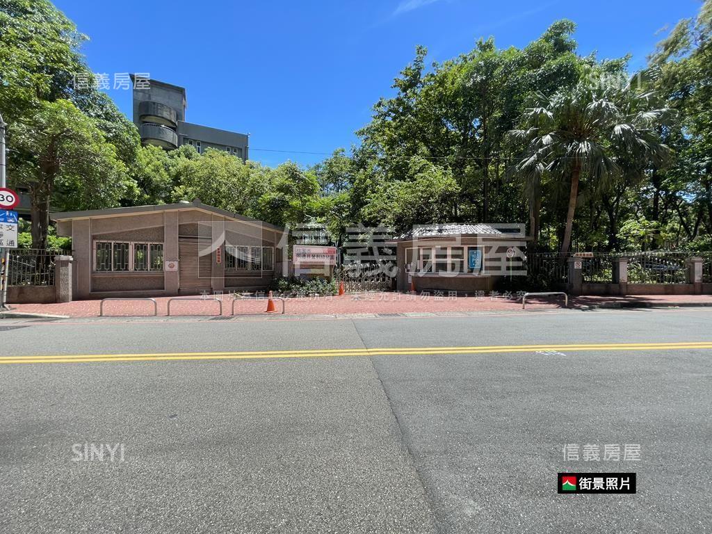 藝文首璽景觀宅雙平面車位房屋室內格局與周邊環境