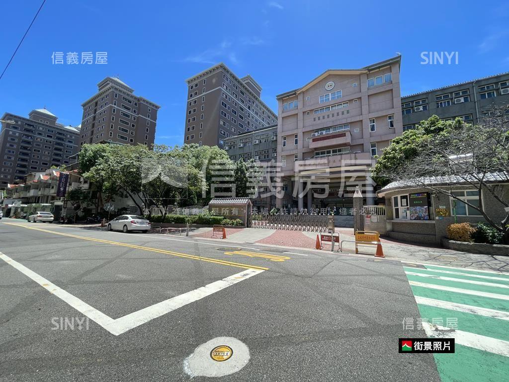 藝文首璽景觀宅雙平面車位房屋室內格局與周邊環境