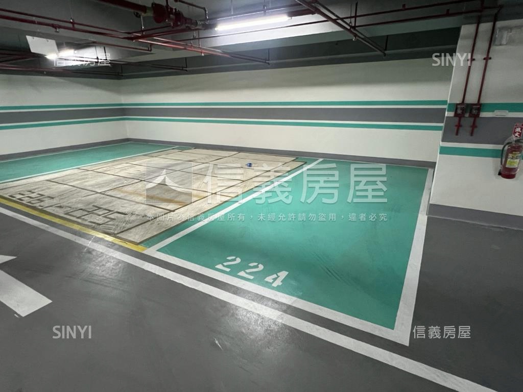 尊榮芳洲三房坡平車位房屋室內格局與周邊環境