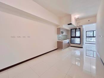 尊榮芳洲三房坡平車位