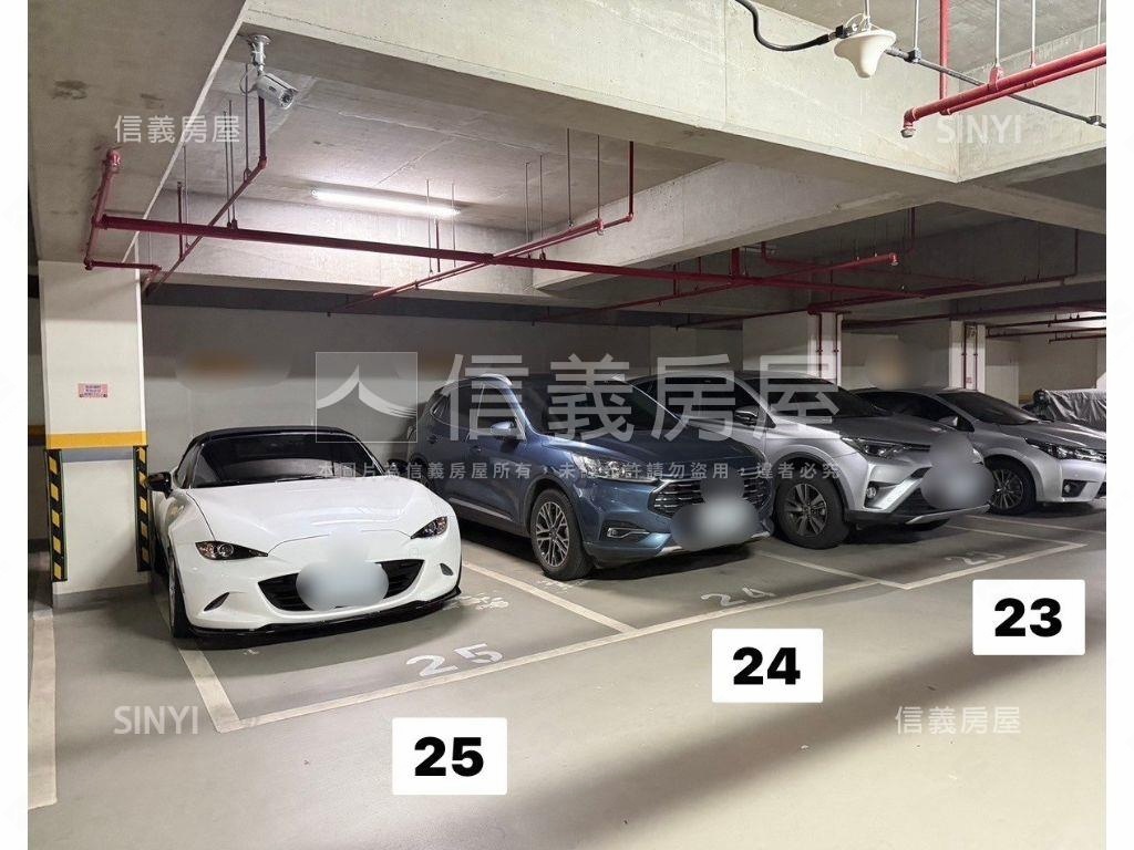 南港力麒藍調坡平車位２４房屋室內格局與周邊環境