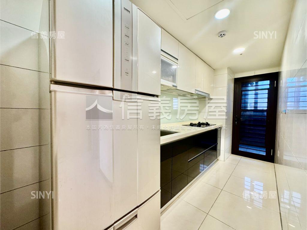 公園綠意景觀採光三房車位房屋室內格局與周邊環境