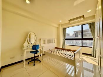 公園綠意景觀採光三房車位