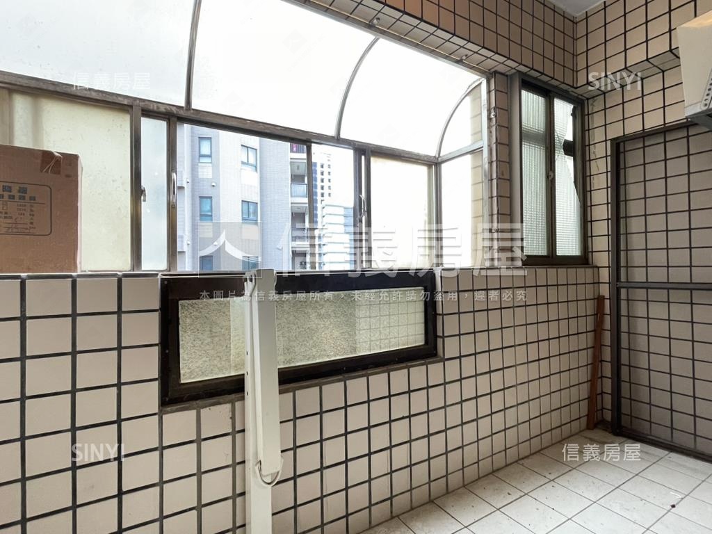 田園綠大地三房車位房屋室內格局與周邊環境