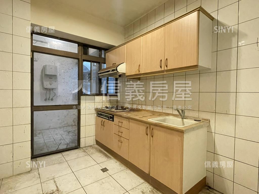 田園綠大地三房車位房屋室內格局與周邊環境