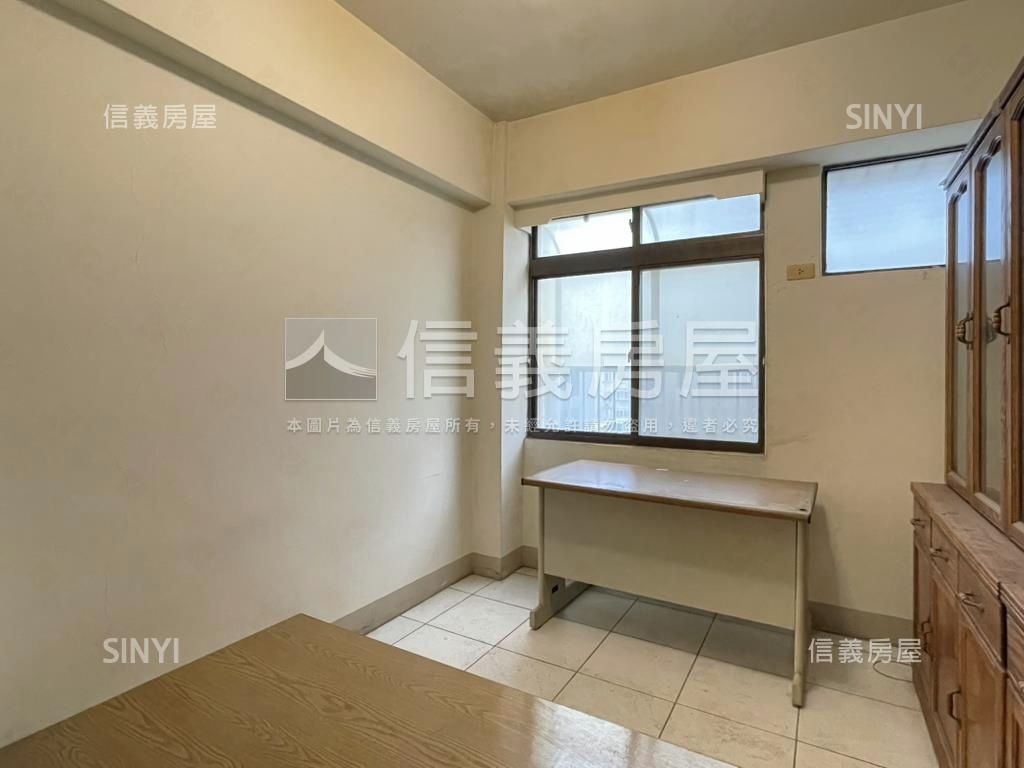 田園綠大地三房車位房屋室內格局與周邊環境